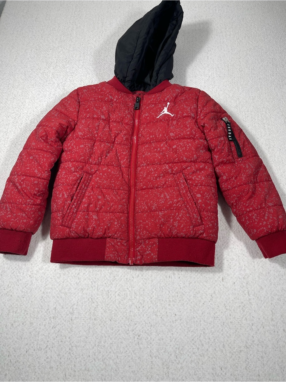 Air Jordan  Kids Red/Black Puffer Coat Jacket 6 M. SKU#0400